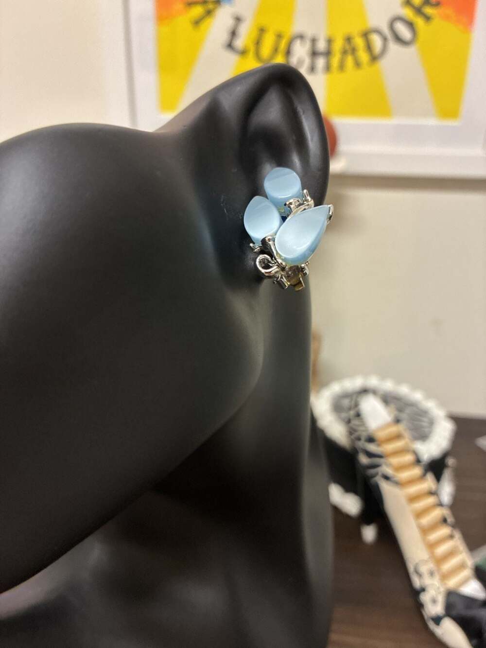 Lisner Vintage Blue Thermoset Clip-On Earrings Silver-Tone Metal